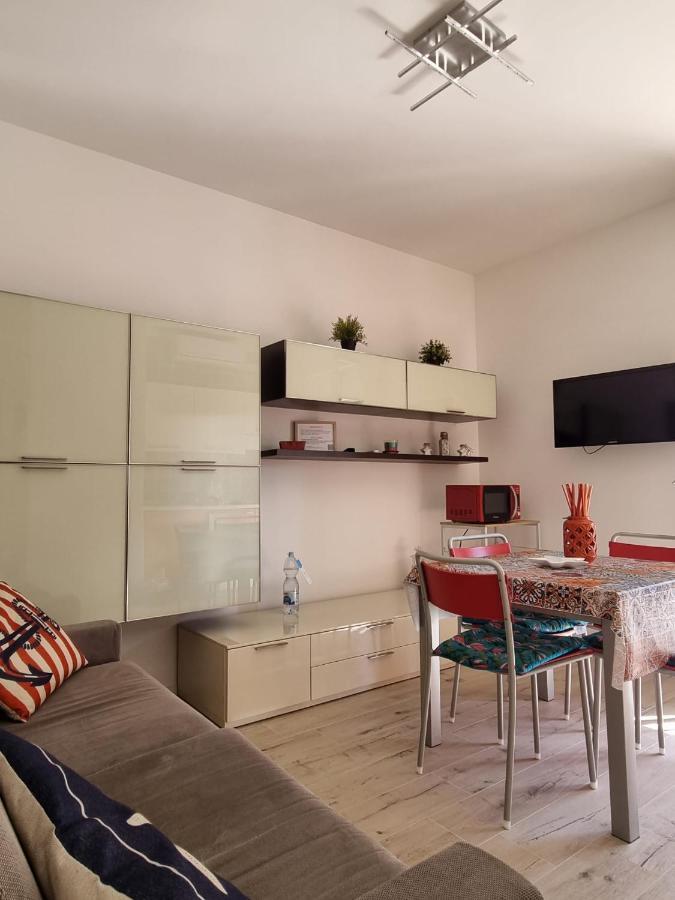 Sea View Apartment With Swimming Pool Lido di Jesolo Bagian luar foto