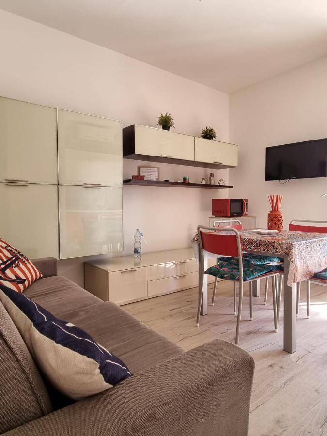 Sea View Apartment With Swimming Pool Lido di Jesolo Bagian luar foto