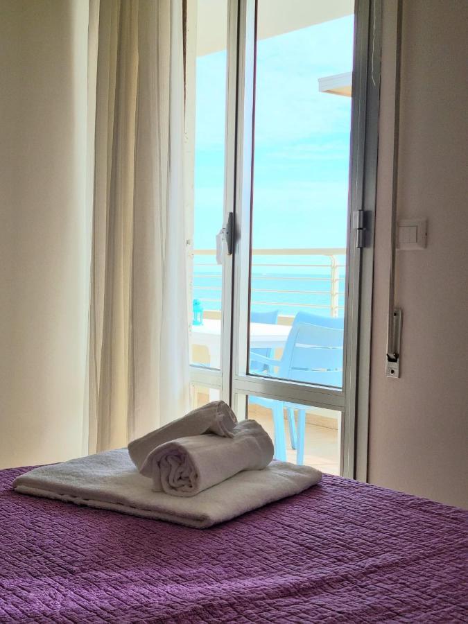 Sea View Apartment With Swimming Pool Lido di Jesolo Bagian luar foto